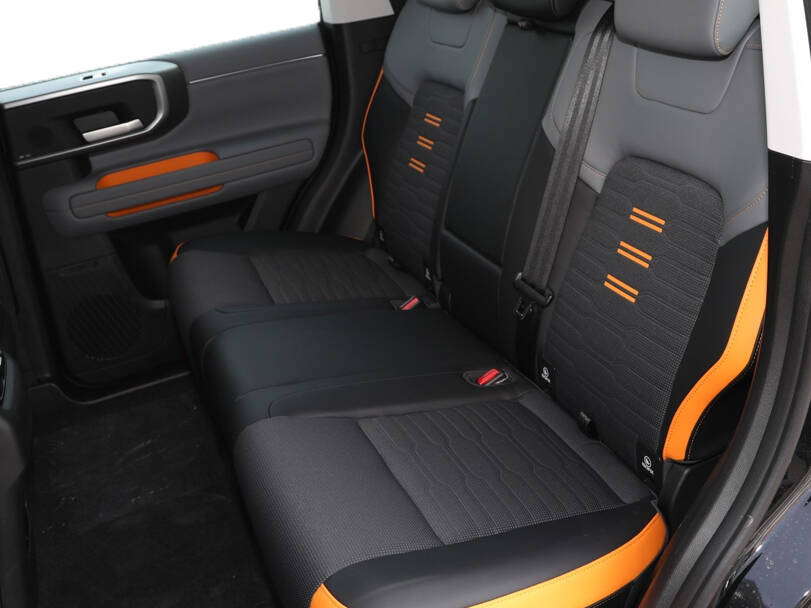 بايك بي جي ٤٠ 2025 Interior 