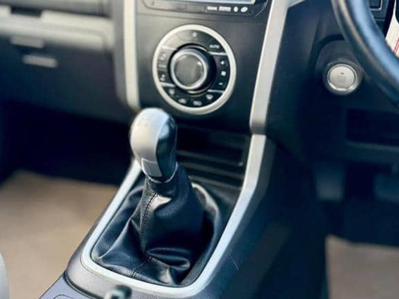 Isuzu Mu X 1st Generation Interior 