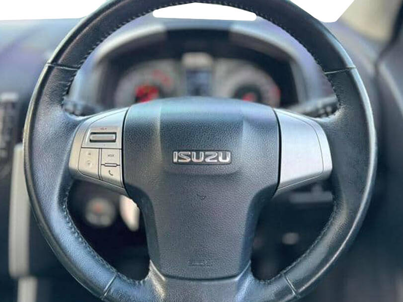 Isuzu Mu X 1st Generation Interior 