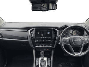 Isuzu MU-X Interior 