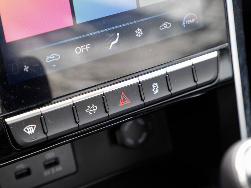 جاك تي ٨ 2025 Interior 