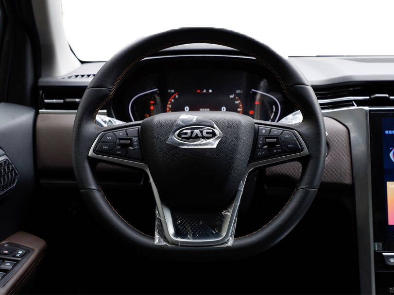 جاك تي ٨ 2025 Interior 