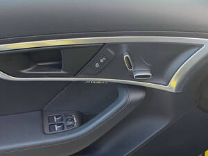  جاكوار F Type الداخلية 