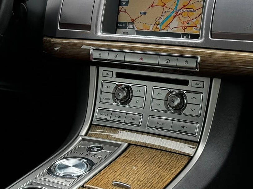  جاكوار XF الجيل الأول (X250) Interior 