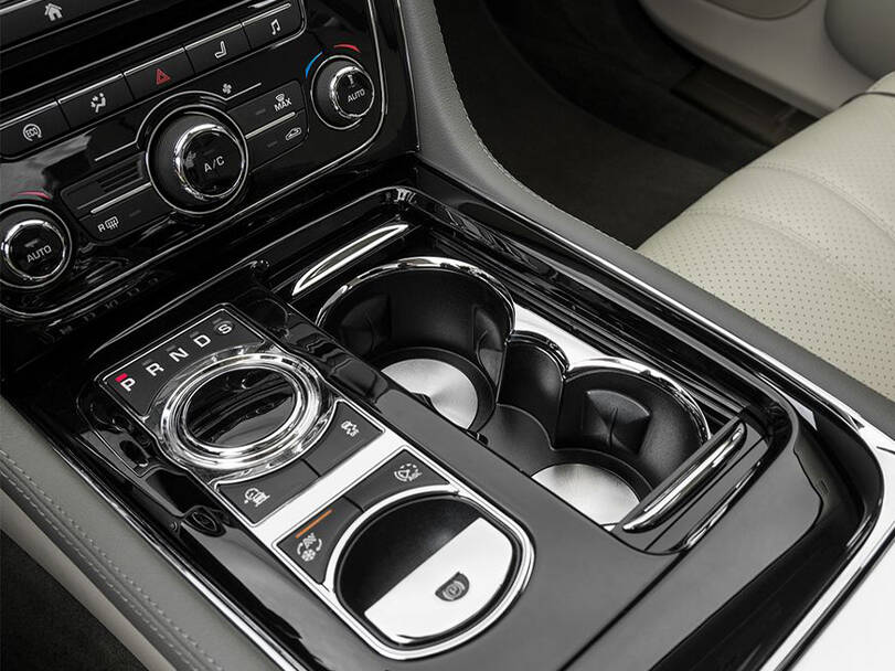Jaguar XJ Interior 