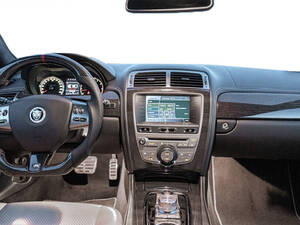  جاكوار إكس كي آر الداخلية 