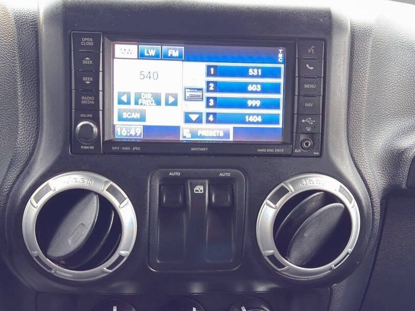 جيب رانجلر الجيل الثالث (JK) Interior 