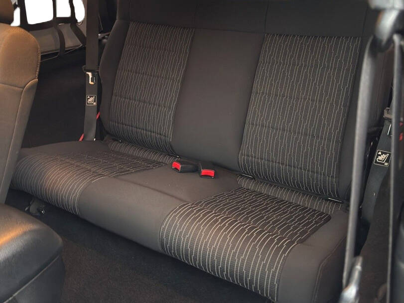 جيب رانجلر الجيل الثالث (JK) Interior 